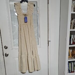 Elegant Cream Checkered Maxi Dress